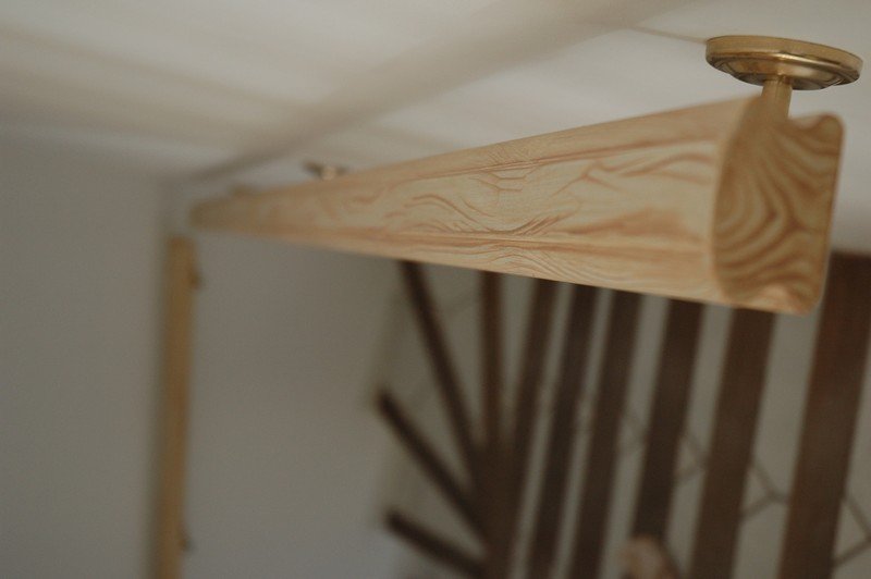Rélisation de faux bois sur rampe d'escalier 